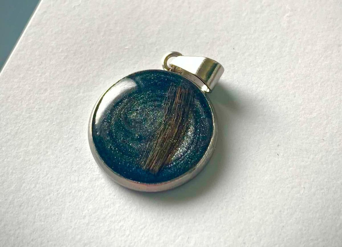 Circle Pendant and Chain Sterling Silver Ashes/Hair - Keepsake Memorial Jewellery